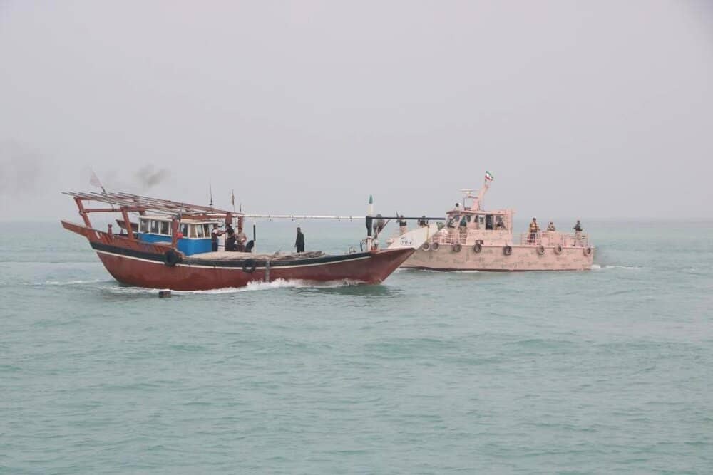 باند بزرگ قاچاق مواد مخدر در دریای عمان منهدم شد