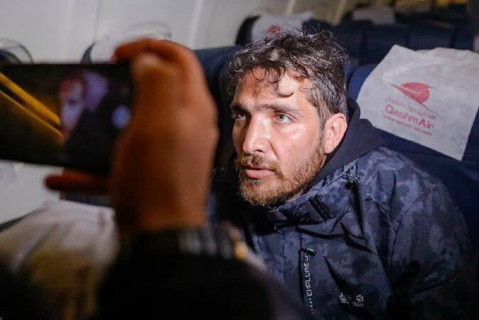 عملیات فراری دادن یک بدهکار بزرگ مالی به کمک رسانه‌های معاند – حسن فیروزی در آب‌های جزیره قشم دستگیر شد